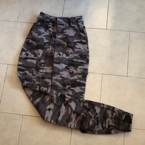 XS Hollister camo joggers, NWOT